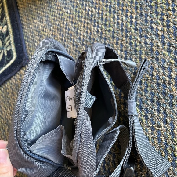 Gray Fanny Pack Belt Bag Hiking Travel Outdoors NWOT - Picture 6 of 7